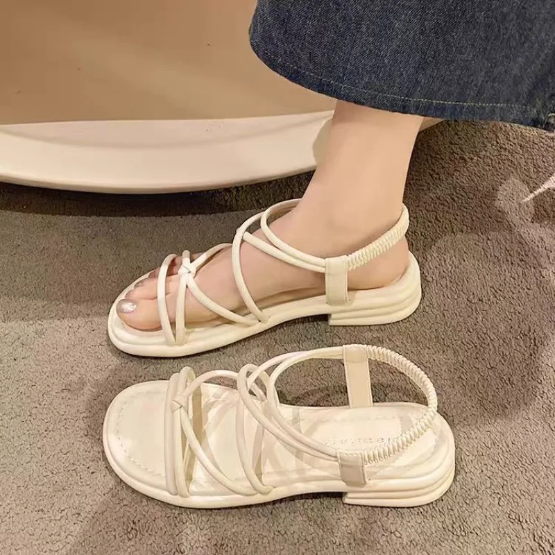 

Новинка 2023 года, женские летние повседневные пляжные туфли на плоской подошве, универсальная верхняя одежда на толстой подошве, дорожная повседневная обувь