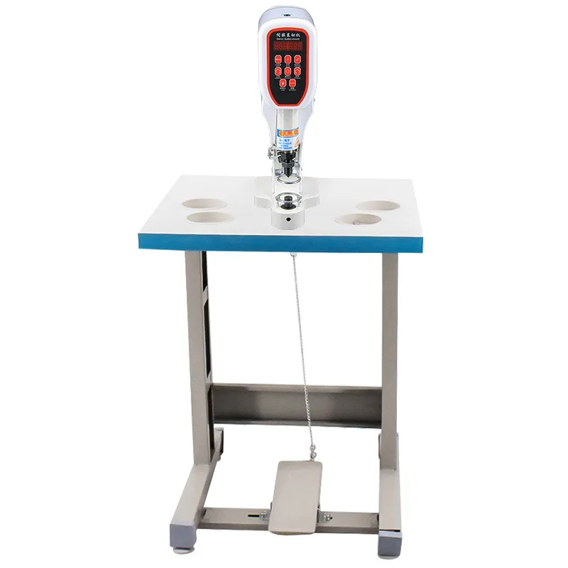 All kinds of four-in-one buckle corns five-claw buckle I-shaped buckle rope head with computer servo button machine