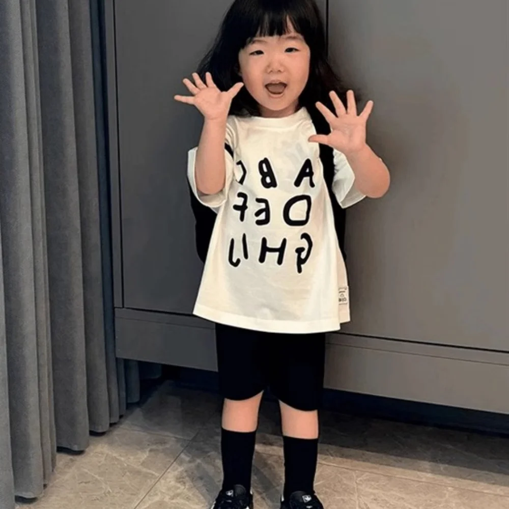 

Летняя модная футболка с короткими рукавами из чистого хлопка для маленьких девочек с буквенным принтом и половиной рукавов для мальчиков и девочек