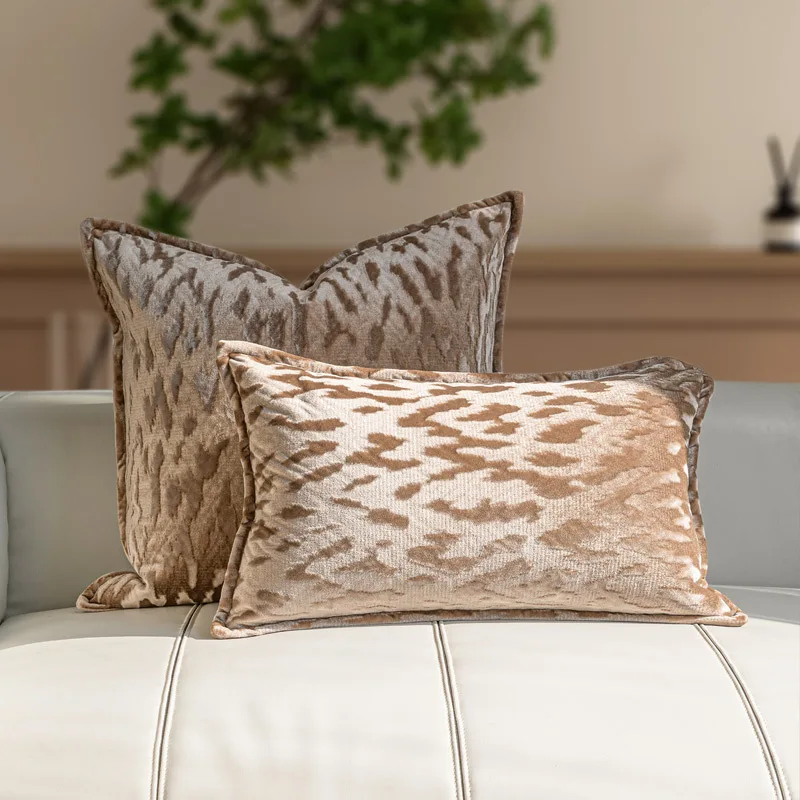 Single-sided diamond-patterned velvet sofa cushion cover high-end coffee color,suitable for hotel and home bedroom lumbar pillow
