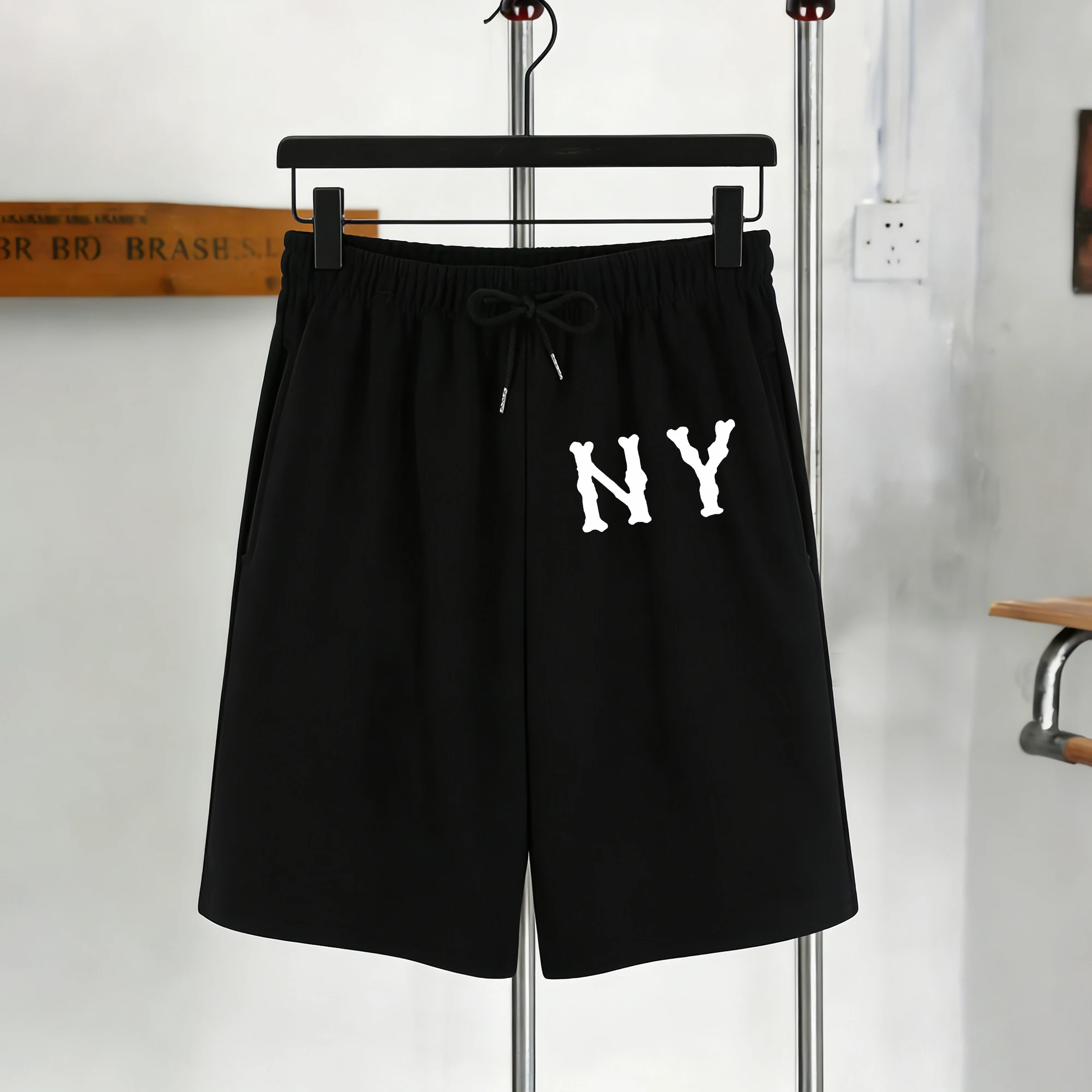 

Letter N And Y Design Pocket Pants For Men Summer Drawstring Streetwears Loose Black Shorts Unisex Soft All-Match Sweatpants