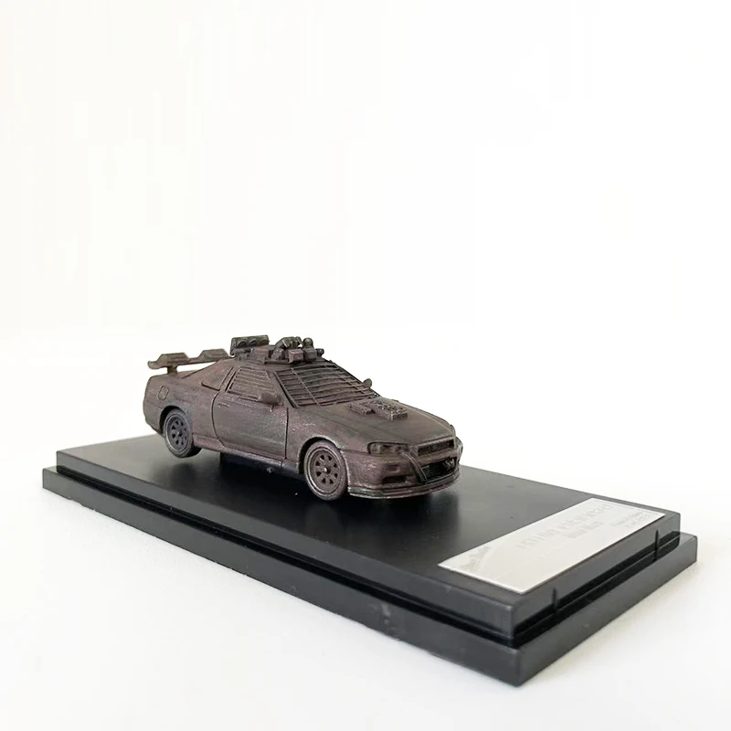 Stance Hunters 1:64 Modello di auto Skyline GT-R R34 V-SPEC-II Mad Max Veicolo stile arrugginito e invecchiato