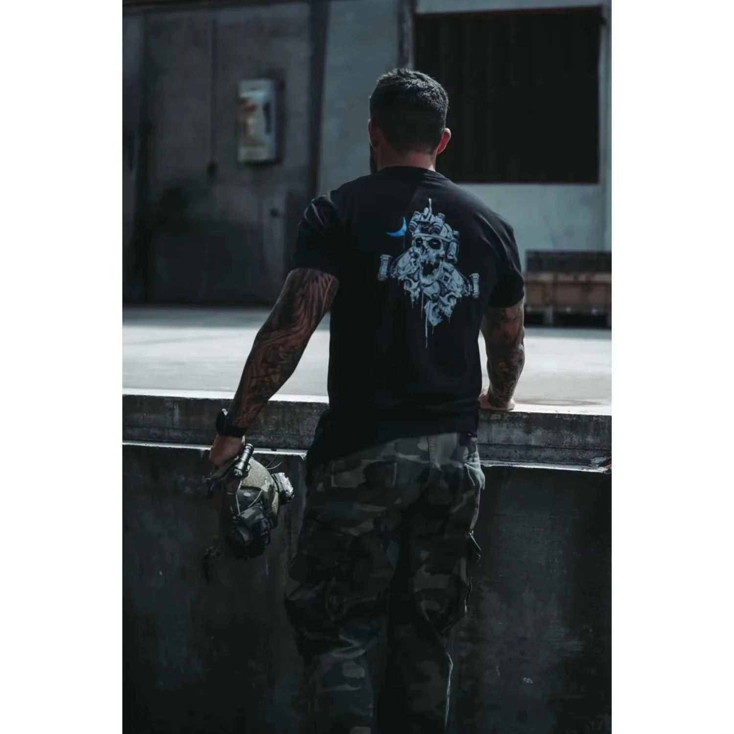 Men's Tactical Night Vision Skull Graphic T-Shirt with Blue Moon Detail 2026 Summer Black Cotton Oversized Streetwear Tee