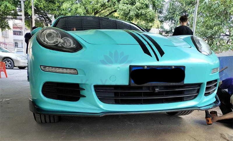 

Для Porsche Panamera 970 (2014-2016) — обновленный комплект: передний сплиттер, боковые пороги и задний спойлер (двойное заднее антикрыло) из карбона.