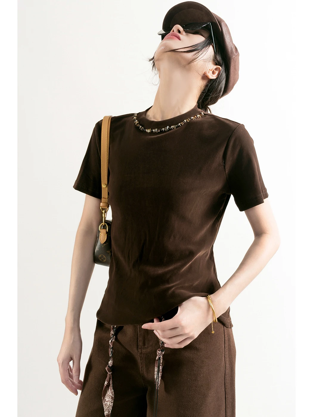 

Женская футболка ChaoPai из вельвета с бисером, приталенная, базовая, модная, до плеч, для ранней осени