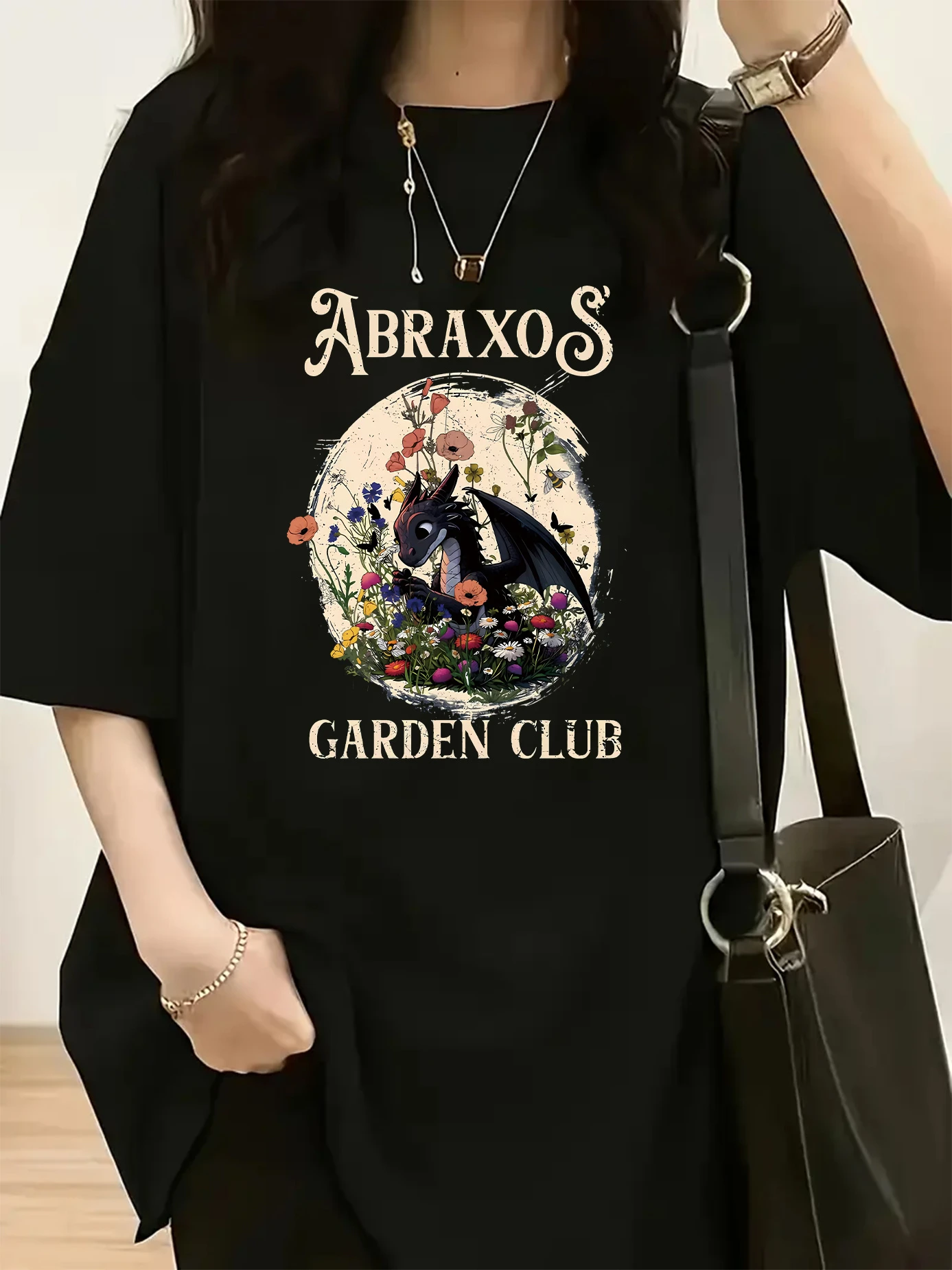 Fun printed T-shirt designed for fans of Sarah J. Maas' fantasy novel 'Throne of Glass'  graphic t shirts vintage clothes