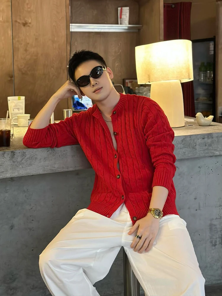 

Красный вязаный свитер с льняным узором для мужчин, высококачественный трикотажный кардиган с воротником-стойкой, осенне-зимний, модный молодежный стиль