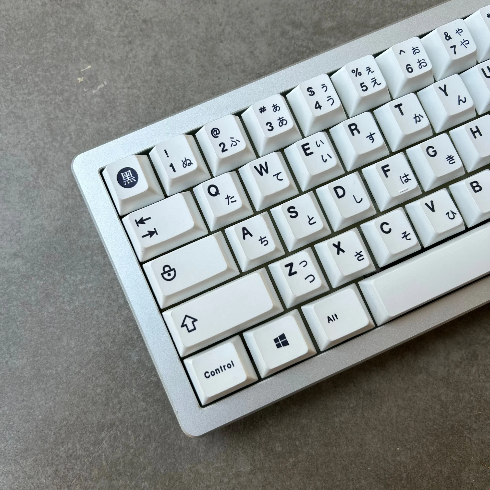 [In stock] Minimalist white Japanese Keycaps Dye-Sub Cherry profile 125 Keys PBT Material