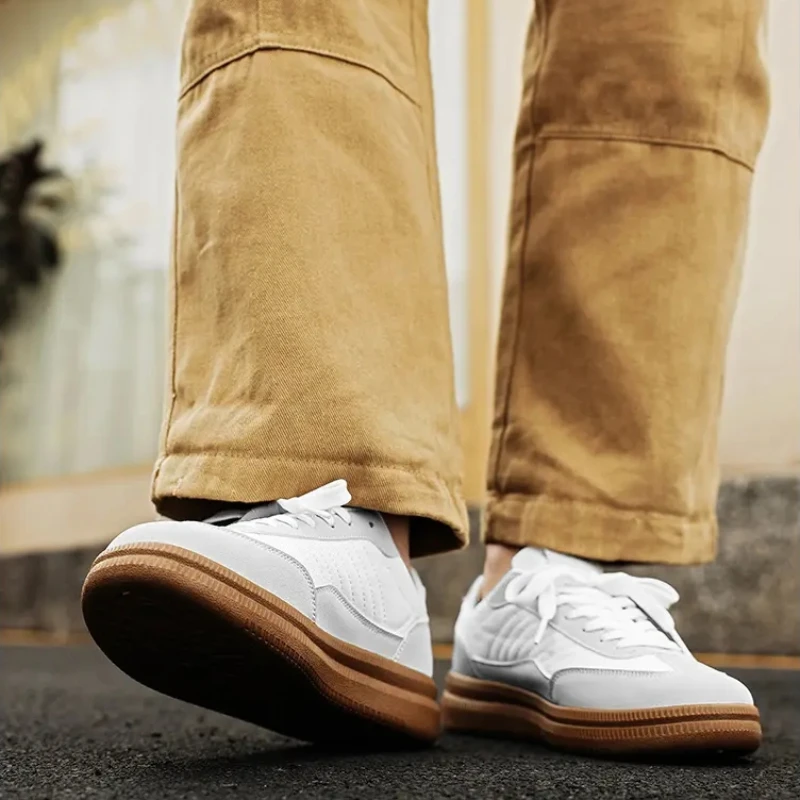 Zapatos vulcanizados de seda de hielo para hombre, zapatillas deportivas informales de tendencia, zapatos planos coreanos, zapatos transpirables para caminar, novedad de verano, 2023