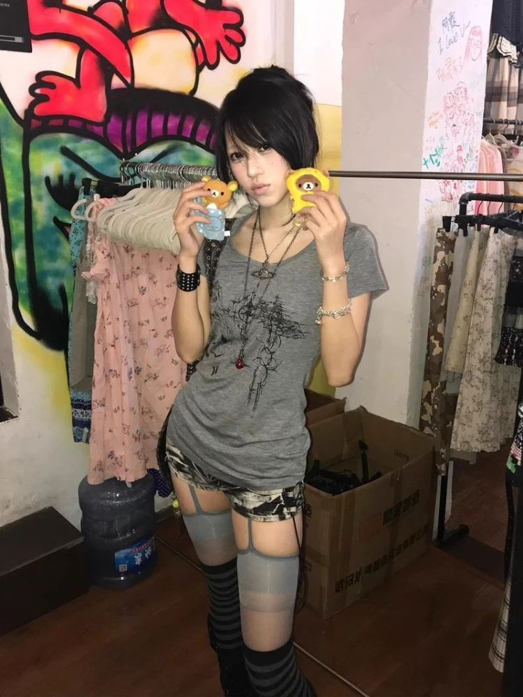 Houzhou harajuku vintage cinza camiseta feminina estilo japonês gótico gráfico camiseta grunge y2k punk picante menina manga curta t