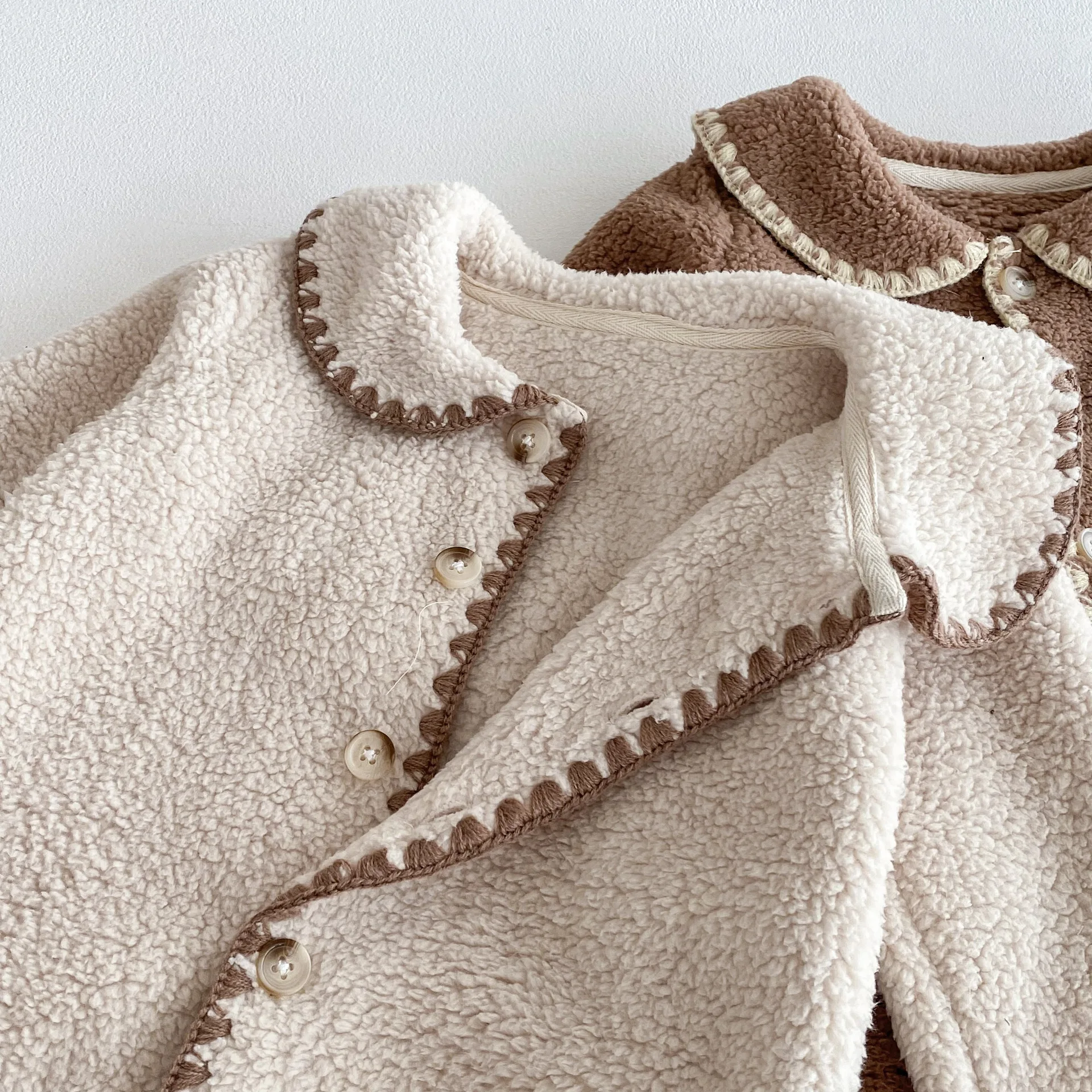ZOETOPKID Winter-Strampler für Babys mit Revers und Fleece-Futter, langärmelig, für Jungen und Mädchen, Plüsch-Overall mit langen Ärmeln. – Detail 8