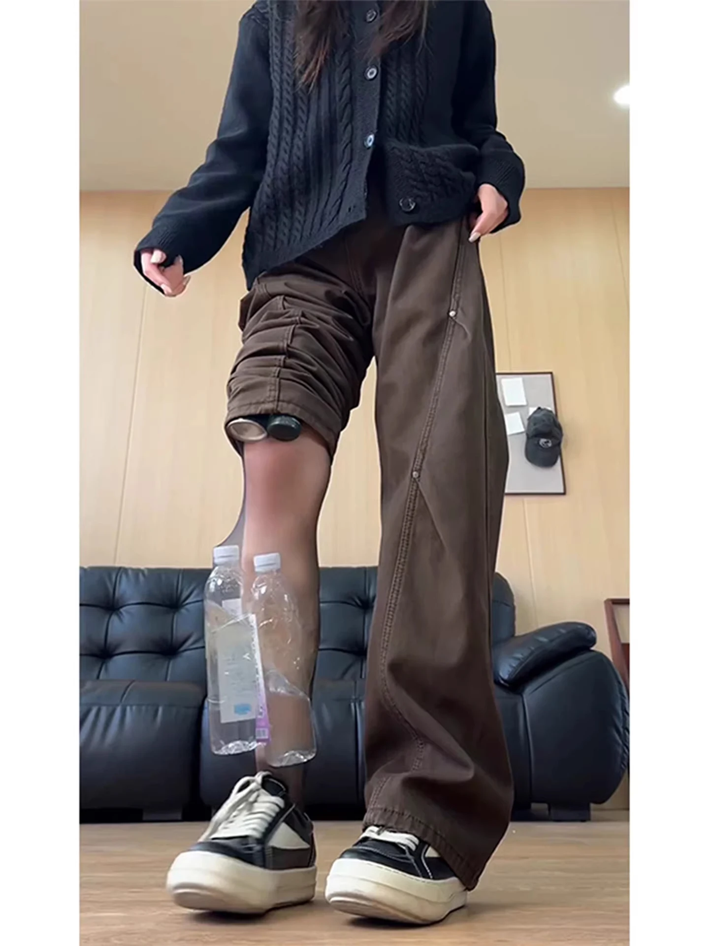 

Мужские джинсы в американском стиле с заклепками и косым кроем, осенне-зимние, в стиле High Street, прямые рабочие брюки, утепленные флисом, расклешенные штаны