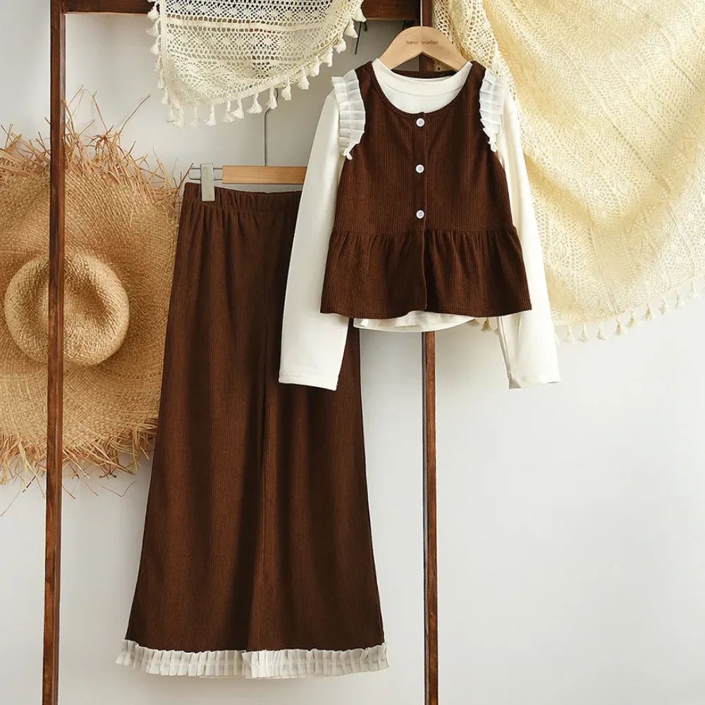 النسخة الكورية أزياء الخريف جديد الرجعية الفتيات ملابس طويلة الأكمام تي شيرت أعلى + القهوة الملونة سترة + السراويل ثلاث قطع مجموعة