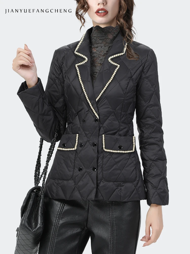 Jaqueta preta de pato feminino, elegante casaco puffer curto fino, leve e quente, gola de lapela frisada, moda, inverno