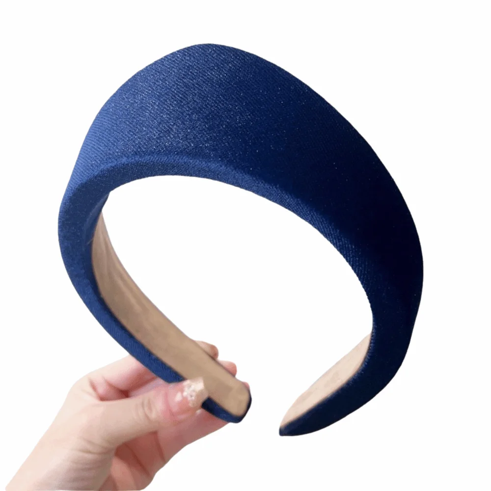 

Elegant Velvet Triangle Headband Individual Classical Wide Edge Hair Hoop European Style Solid Color Retro Hair Accessories