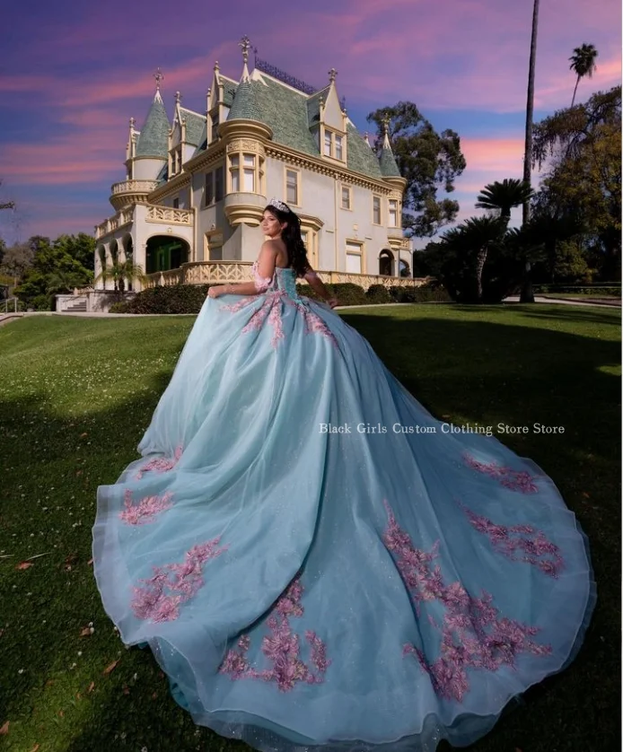 Gorgeous powder blue Quinceanera Dresses 2024 Halter Boned Corset Tulle Floral Applique Beaded Cathedral Train Mexico vestidos