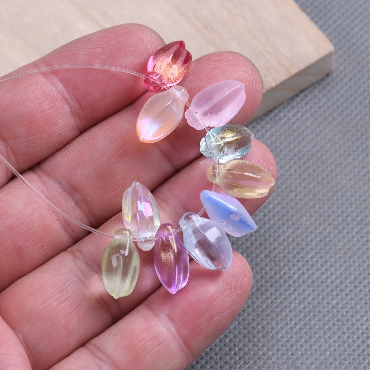10 Stück Blütenknospenförmige 10x8mm Lampwork Kristallglas Lose Anhänger Perlen für Schmuckherstellung DIY Basteln Blumen-Accessoires – Detail 3