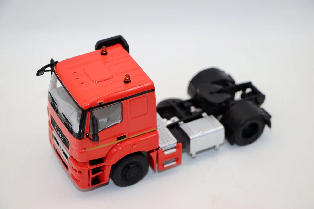 Neues KAMAZ-Traktor-Spielzeug aus SSM im Maßstab 1:43 der UdSSR Turck aus Druckgusslegierung, Silmutaion-Modell von Autohistory zur Sammlung