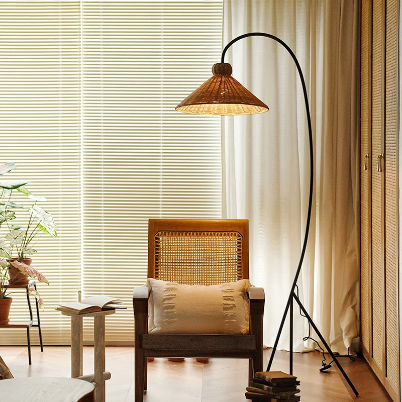 

French Cream Wind Floor Lamp Homestay Retro Living Room Sofa Side Premium Ambient Light Japanese Medieval Fishing Light