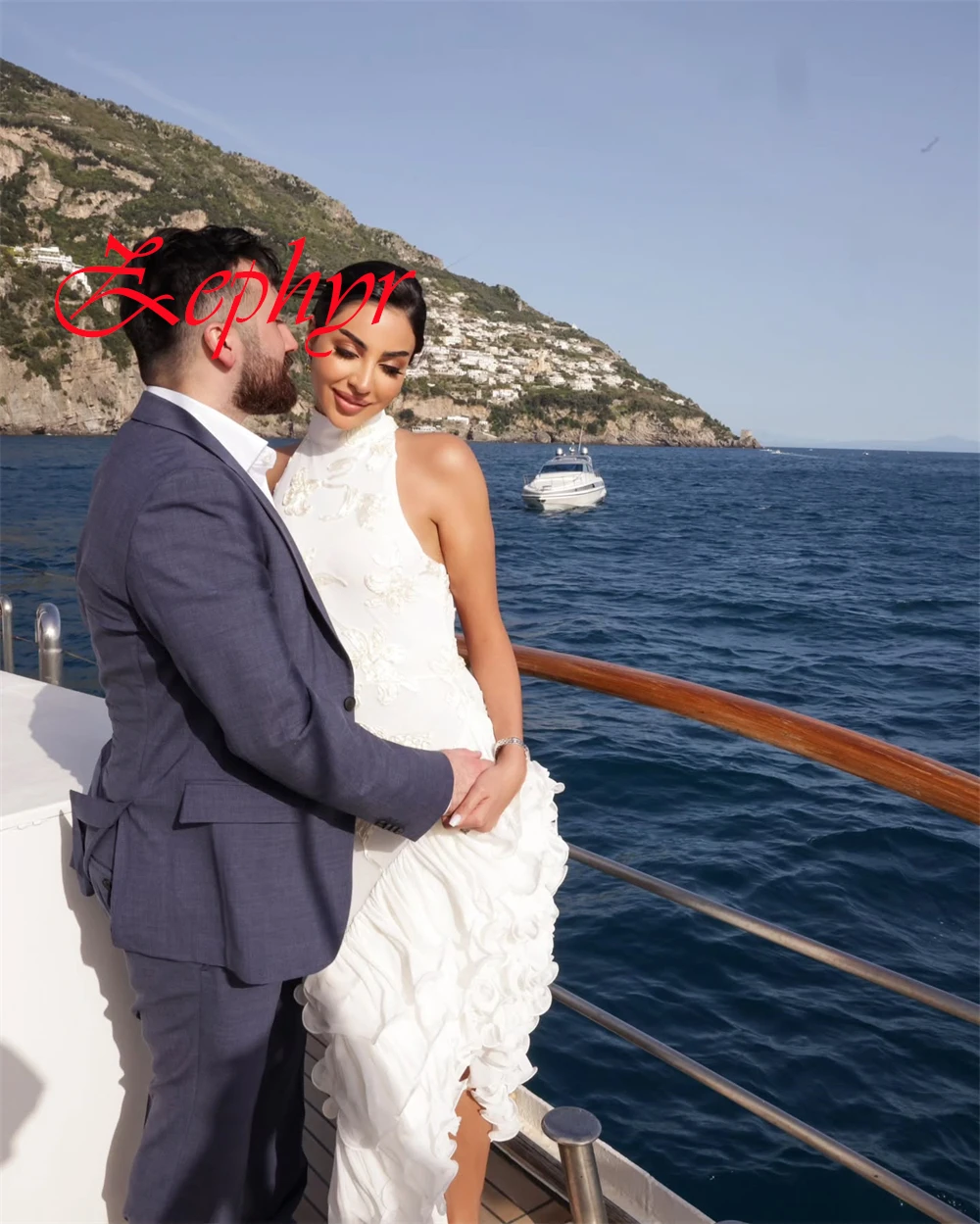 Vestido de novia de Jersey blanco exquisito personalizado, vestidos de novia elegantes sin mangas con cuello Halter, vestido de cola de barrido con volantes y cremallera en la espalda