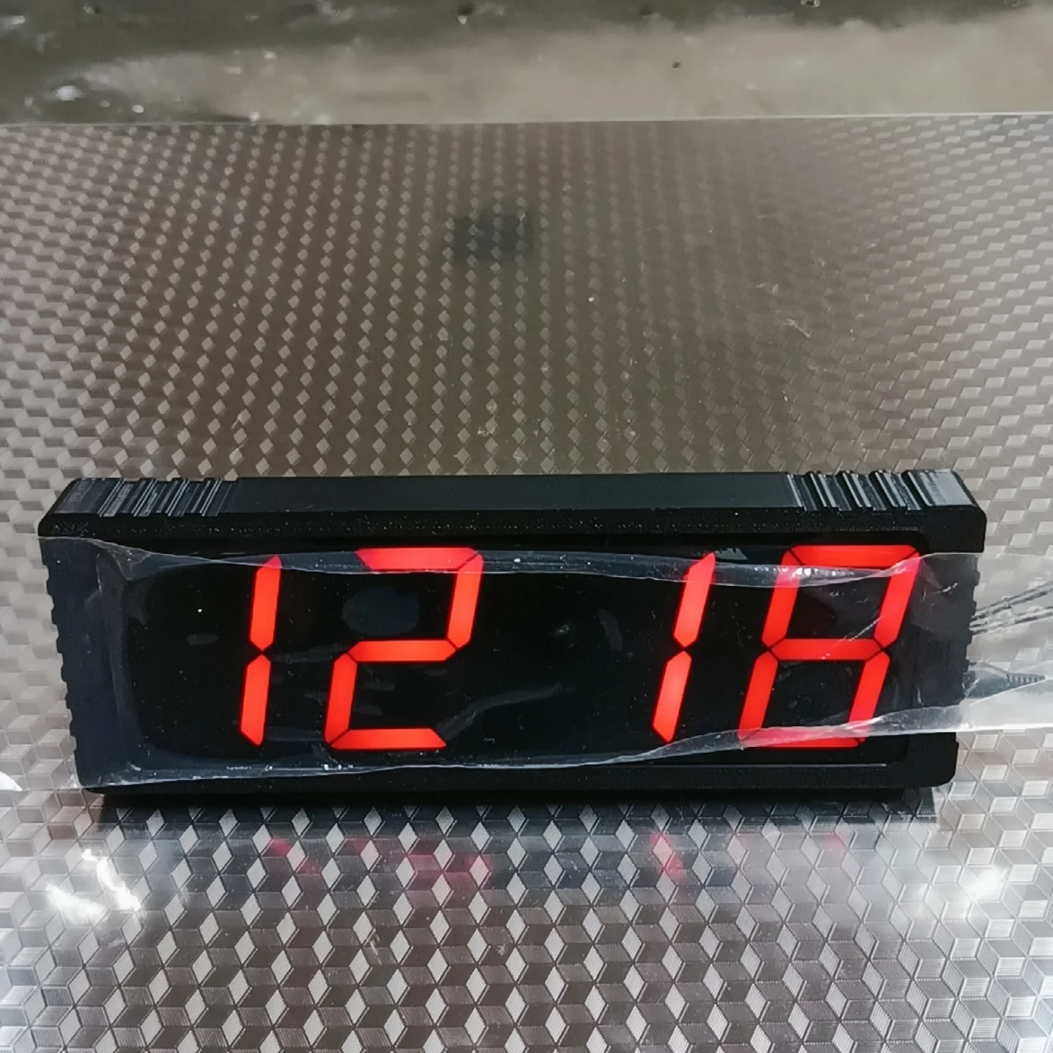 GPS satélite sincronizado 2.3 "LED relógio display cronometragem automática calibração de tempo despertador brilho ajustável USB tipo-C 5V