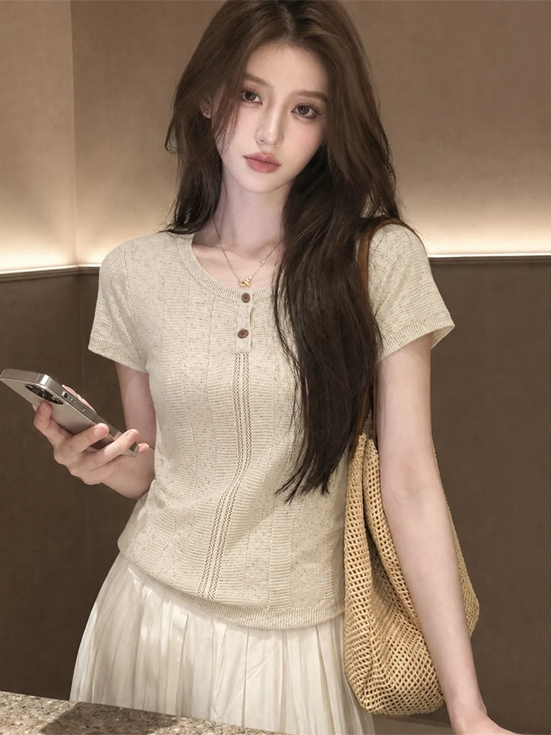 Ladies' Fashionable Ice Silk Knitted Short Sleeve Sweater Simple round Neck Top Commute Style Korean Version Straight Cut Body