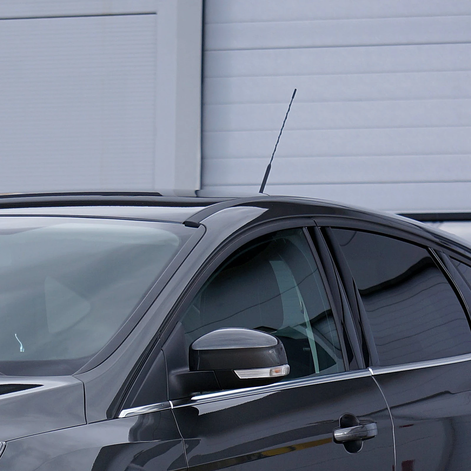 

Car Roof Durable Plastic Dual Channel FM Roof Mount Antenna Car Automotive Exterior Accessories Signal Truck Mount