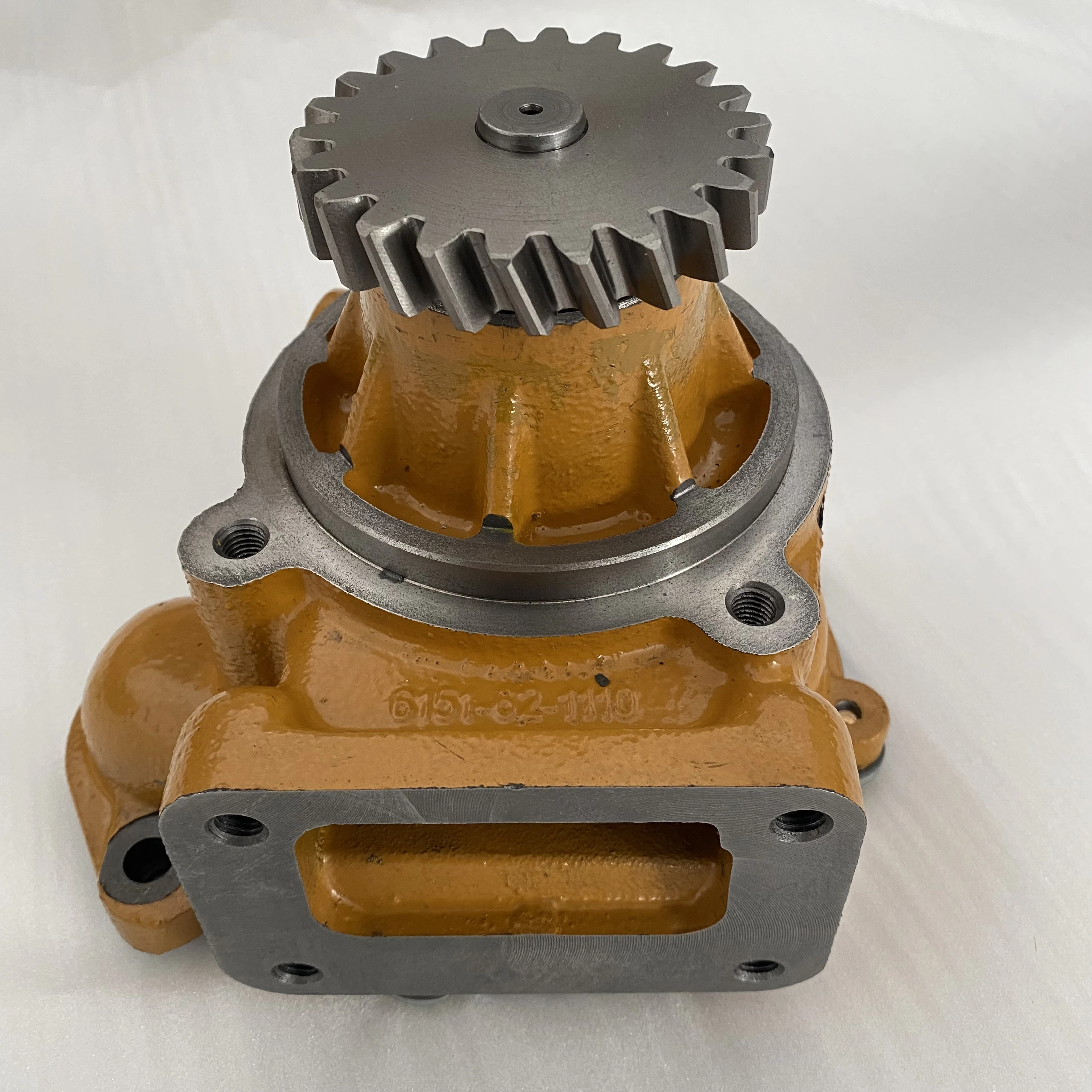 

Machinery Engines GF-KU110 Water Pump 19883-73030 15881-73030 for D722 D902 Diesel Engine Parts