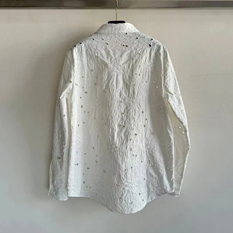 Women's Embroidery Flower Long Sleeve Shirt, Classic Hollow Out Design Top, Fashion Casual Versatile Blouse, Summer, New, 2025