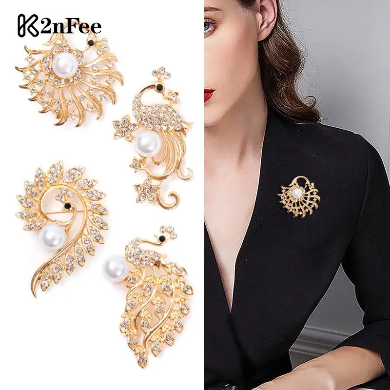 Classic Crystal Peacock Brooch Pins Rhinestone Pearl Peacock Animal Corsage For Women Banquet Wedding Costume Fashion Jewelry