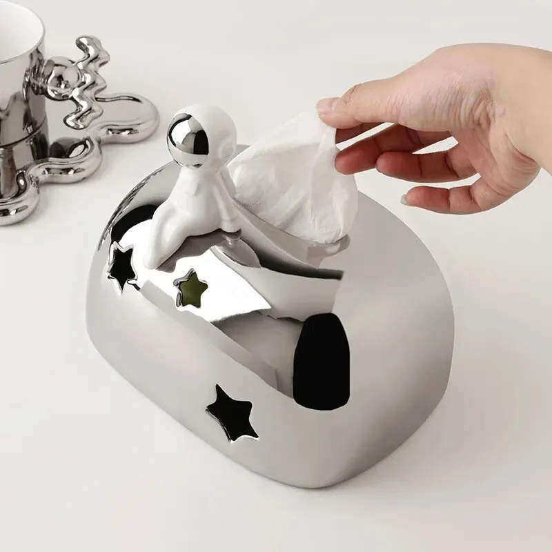 Light Luxury Decorative Tissue Box Astronaut Living Room  Dining Table Suction Home Furnishings Car Holder