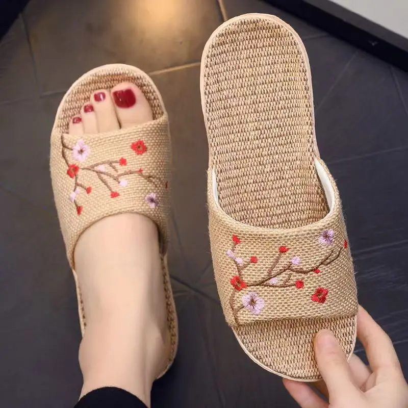 شباشب كتان نسائية صيفية لعام 2025 مطرزة أنيقة ونعل مسامي وإزالة الروائح الكريهة ناعمة ومناسبة لجميع المواسم #6