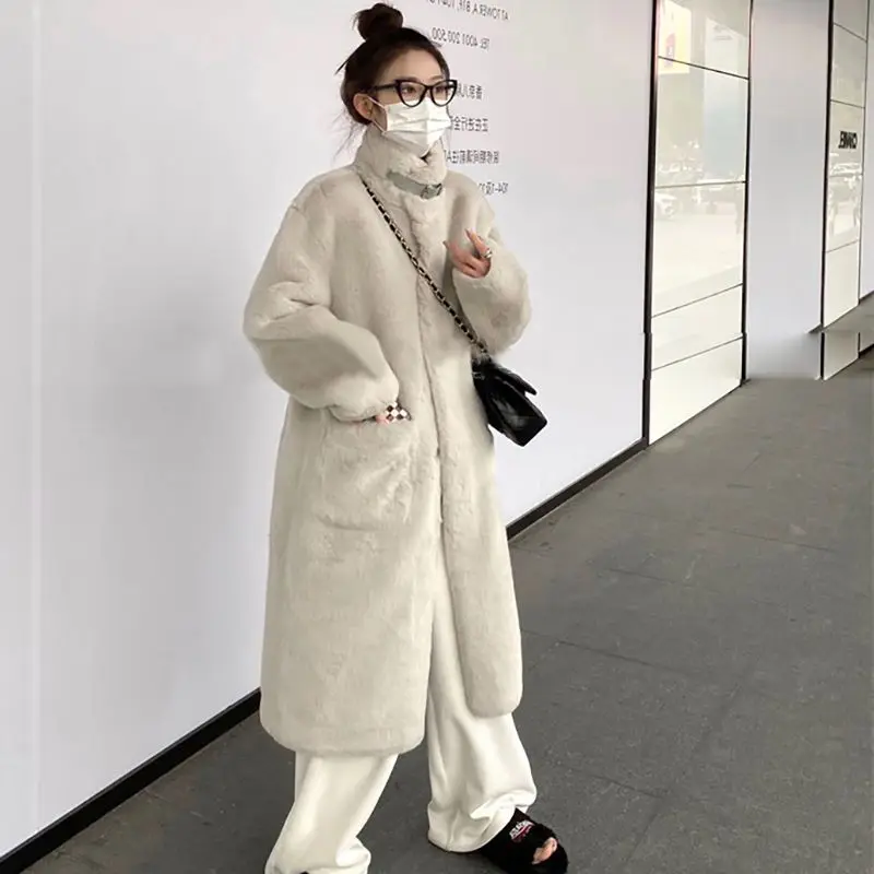 Fur Integrated Lamb Fur Coat for Women Environmentally Friendly Rabbit Fur Fur Fur Plush Coat Medium to Long Style