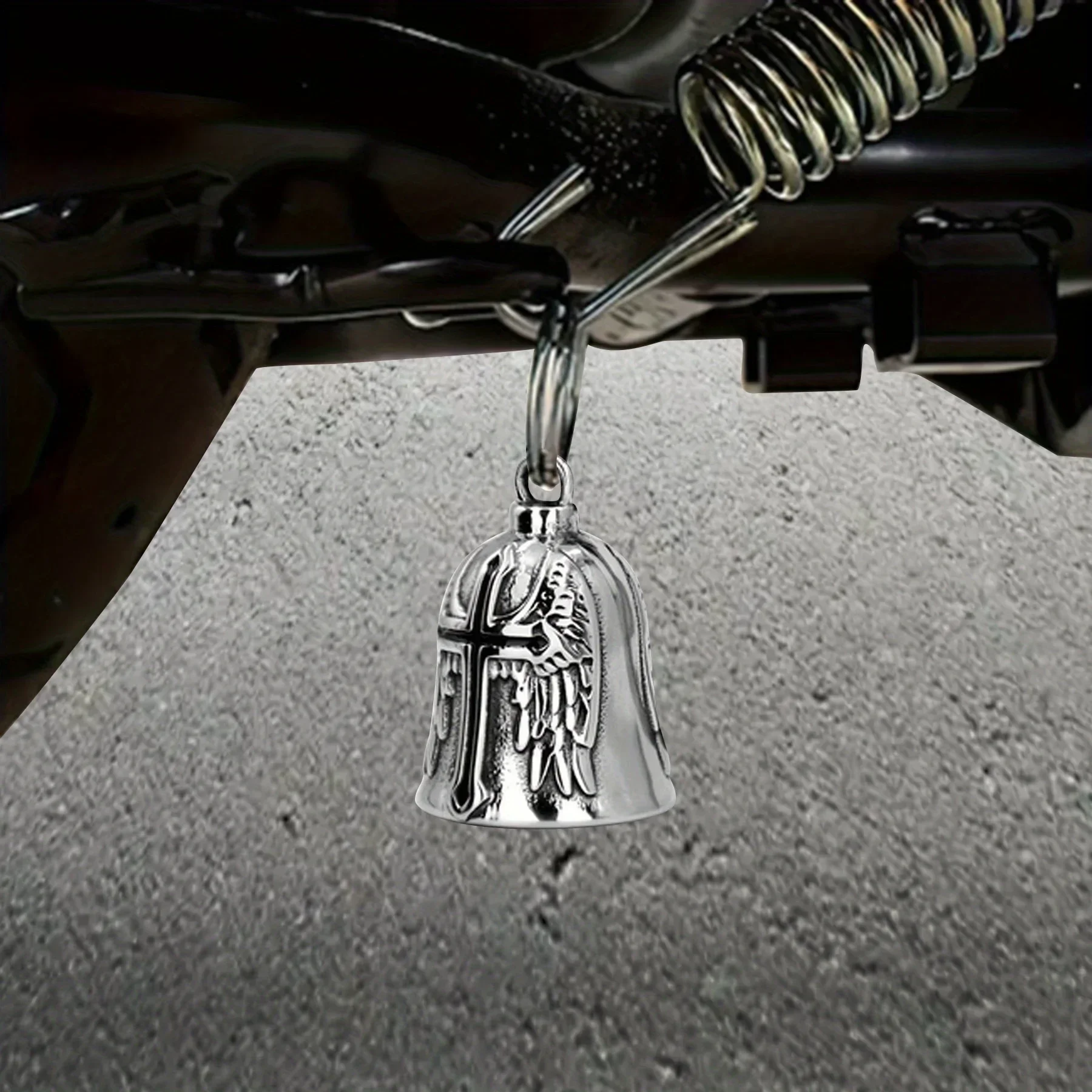1pcs Vintage Cross Wings Angel Guardian Bell Motorcycle Keychain for Men Fashion Charm Bell Pendant Rider Decor Gift