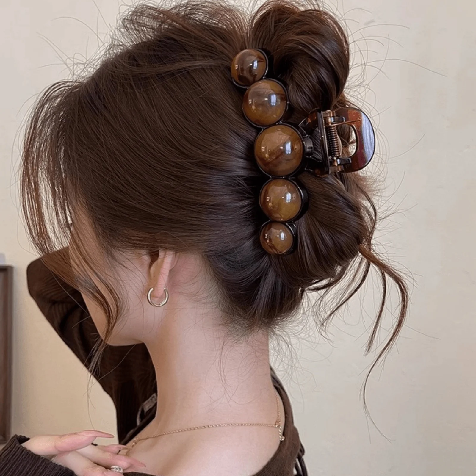 Pinza para el cabello de acrílico, grande, sencilla y elegante, con imitación de perlas, a la moda, adecuada para fiestas, desplazamientos, combinación de ropa, 1 unidad