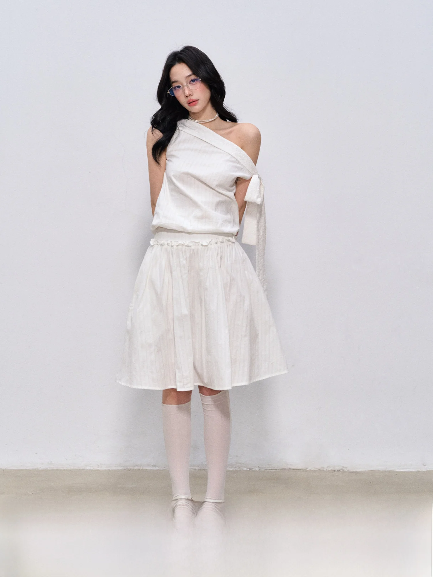 

LaluneDuCiel Pure Cotton Simple White oulder Slanting Vest Skirt Set Women's Faion Collection Summer Collection