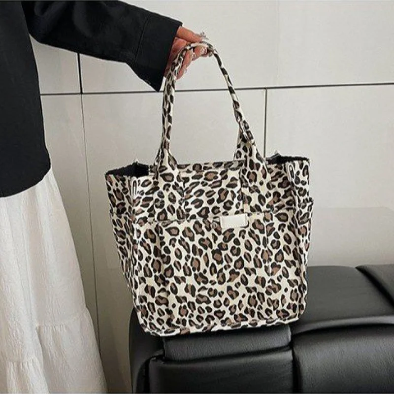 

2025 Новая высококачественная роскошная брендовая женская кожаная сумка на плечо известного дизайнера Париж Элегантная простая ​