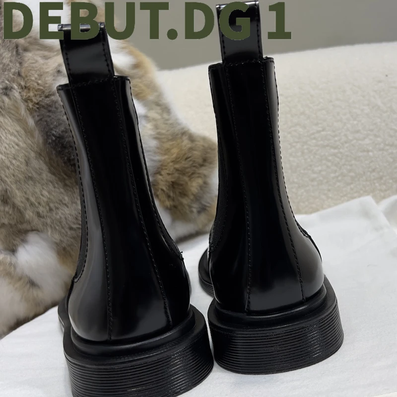 New Season Classic Chelsea Boots Simple Versatile Design Side Elastic Easy Wear Italian Leather Anti-Slip Sole