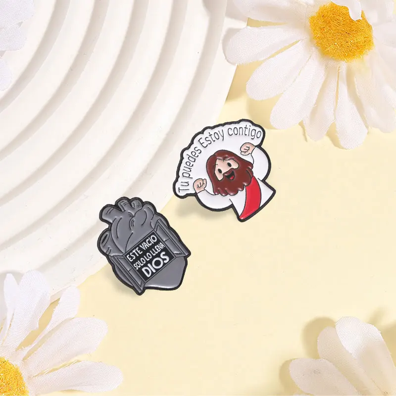 Spanish Jesus Faith Enamel Pin Cartoon Jesus Tu Puedes Estoy Contigo Badge Este Vacío Solo Lo Llena Dios Heart Window Brooches