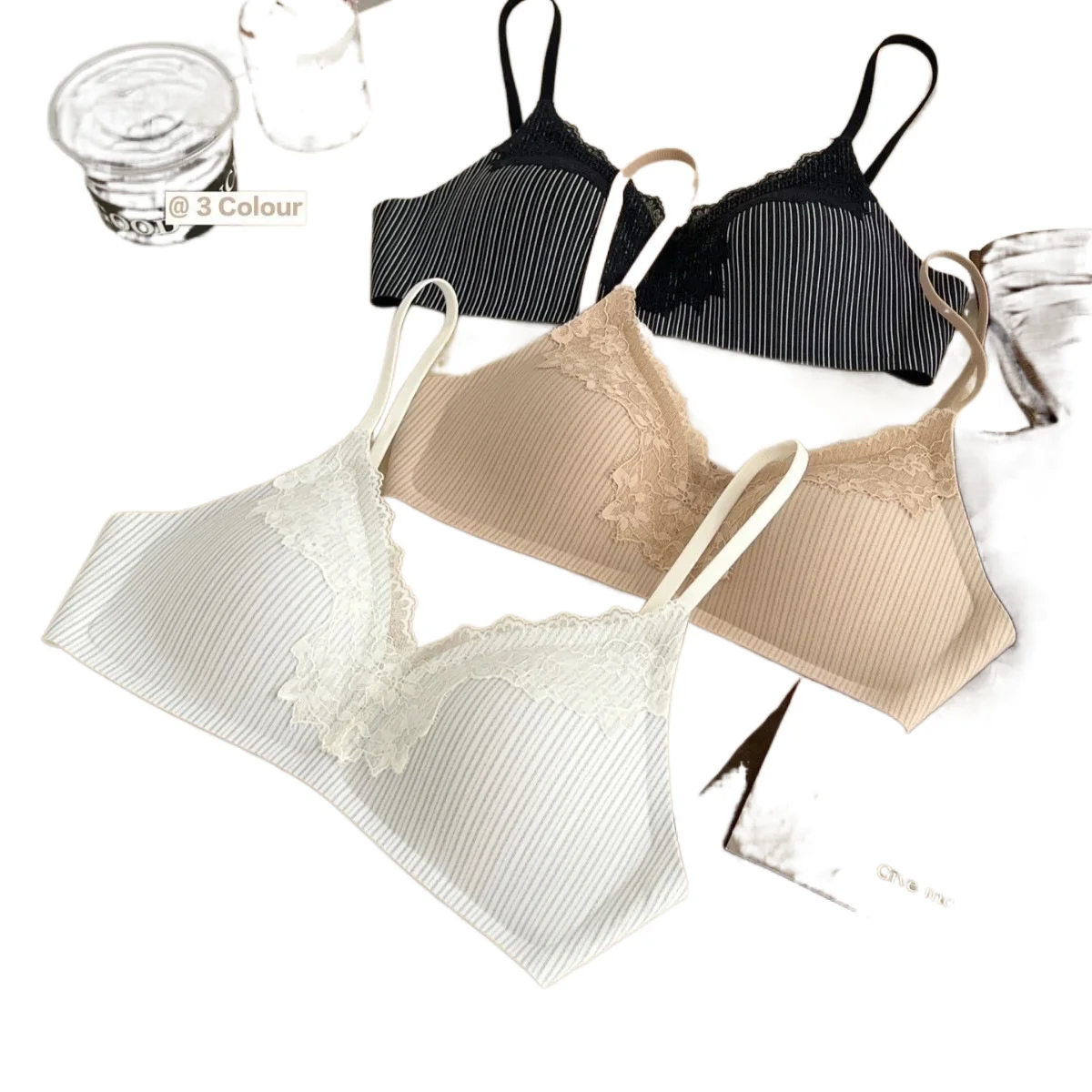 KUCLUT Style Seamless Comfortable Women's Bra Gathered Anti-Sagging Side Breast Collection Triangle Cup Underwear Nylon Fabric