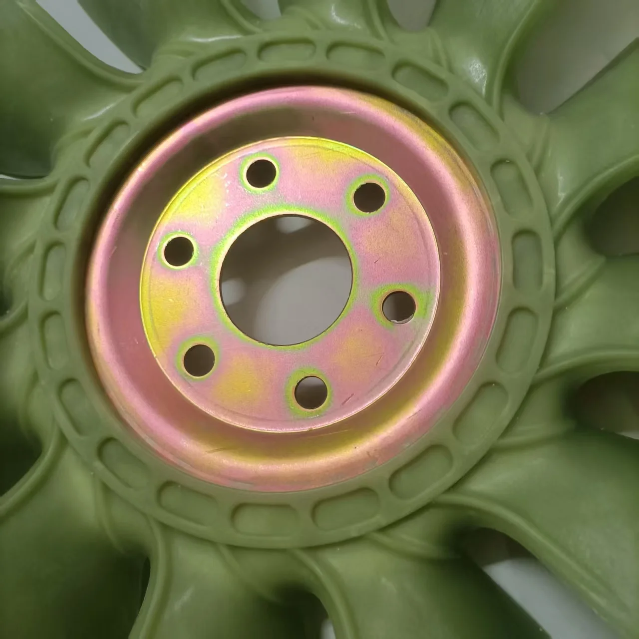 Komatsu PC60-6/7 Hoja de ventilador de excavadora de cabezal pequeño 4D95 Motor 6 orificios 12 aspas Pieza de repuesto para equipos pesados