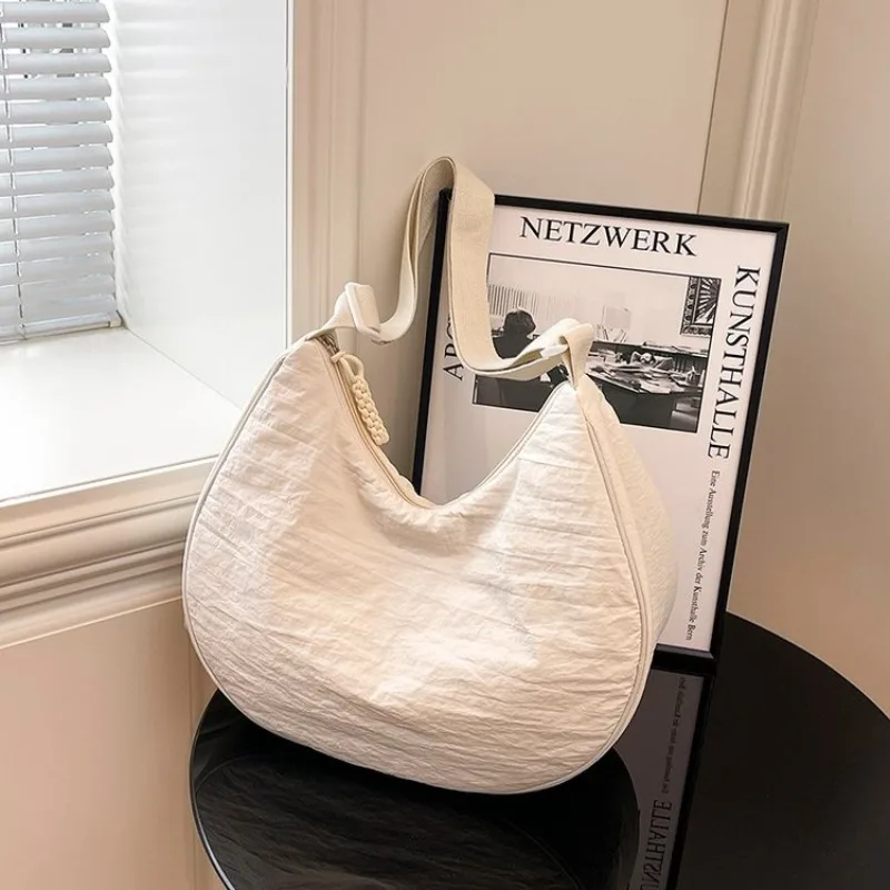 

Stylish Large Capacity Diaper Bags For Women Minimalist Leather Handbag Elegant Vintage Simple Luxury Fashionable Commuter