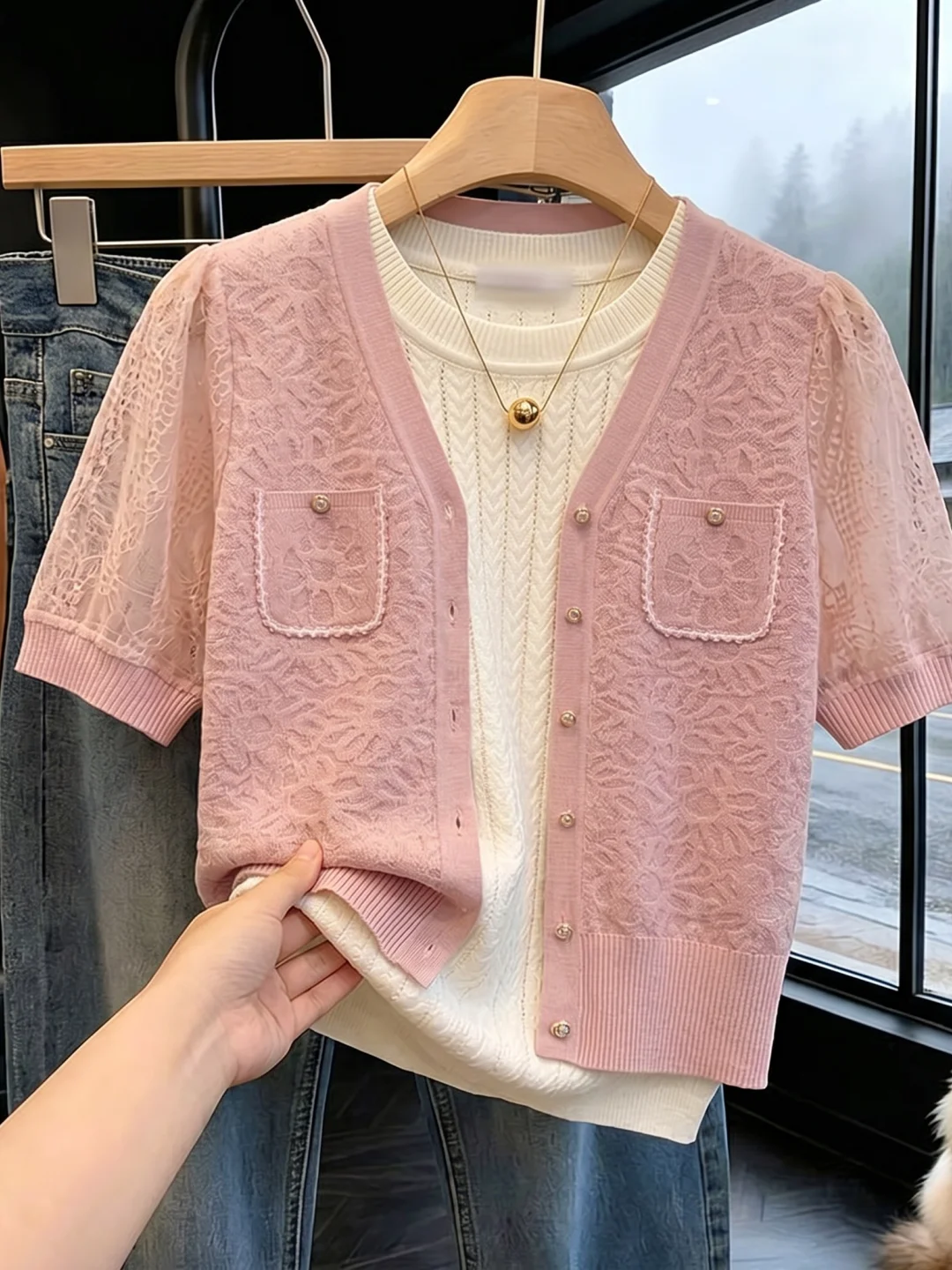 

Chic V-Neck Short Sleeve Knitwear Single Button Elegant Style Summer Fashionable Slimming Sun Protection Outerwear for Women