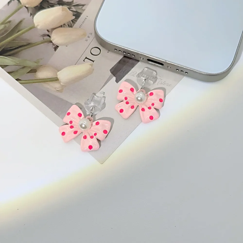 Bogenförmiger Staubstecker, kompatibel mit iPhone Typ C, Kopfhörer-Ladeanschluss, koreanischer Stil, rosa Ohrring, DIY-Zubehör