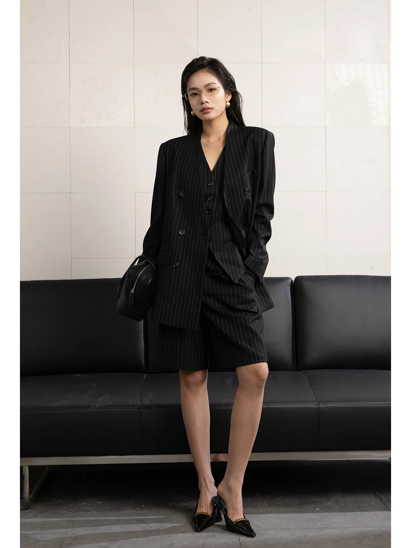 

Элегантный женский шерстяной костюм-тройка: жилет, шорты и пиджак с длинным рукавом, двубортный, в клетку, Весна 2026