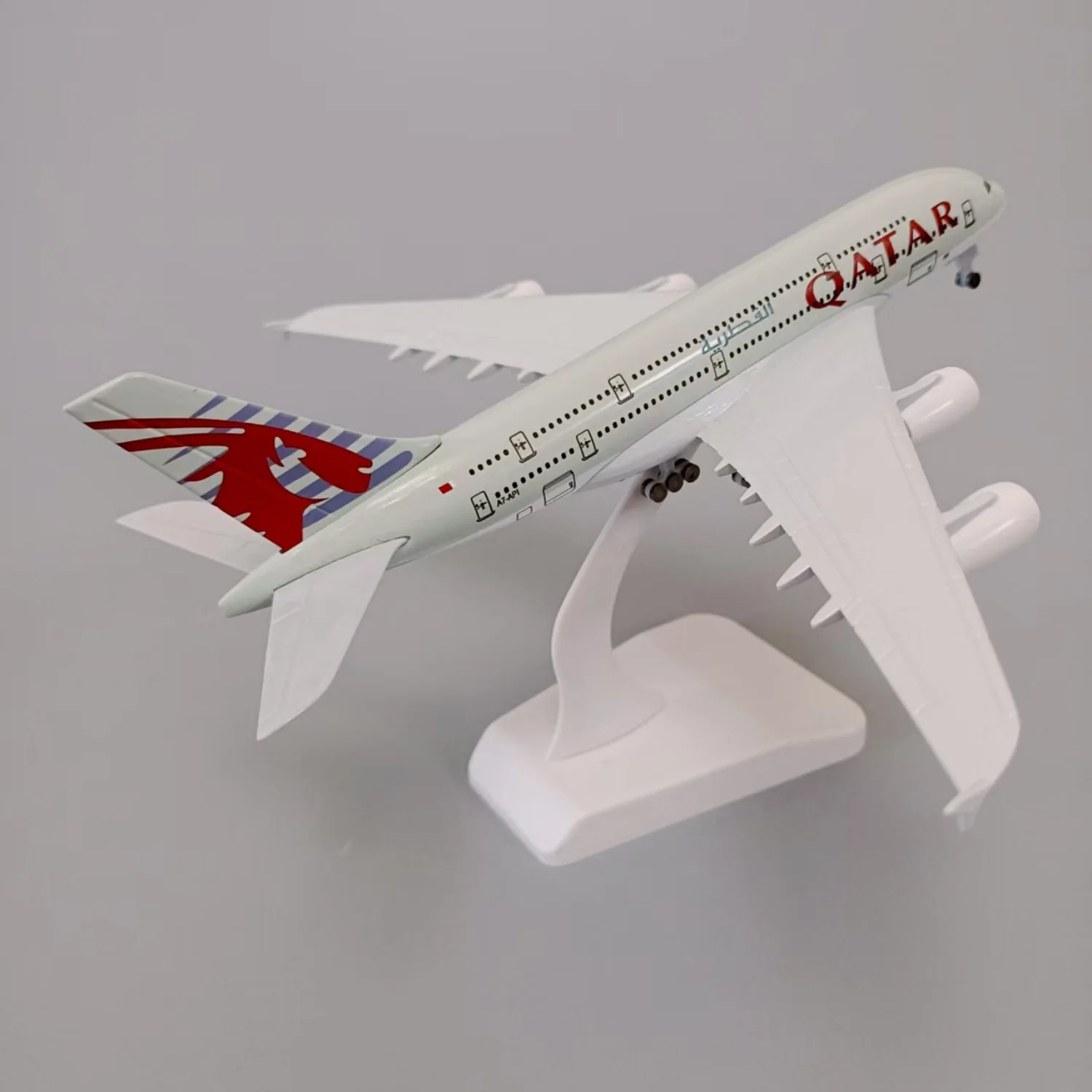 Air QATAR A380 Airbus 380 Airways Airlines Модель самолета из металлического сплава Модель самолета Литой под давлением самолет и шасси Колеса 20 см