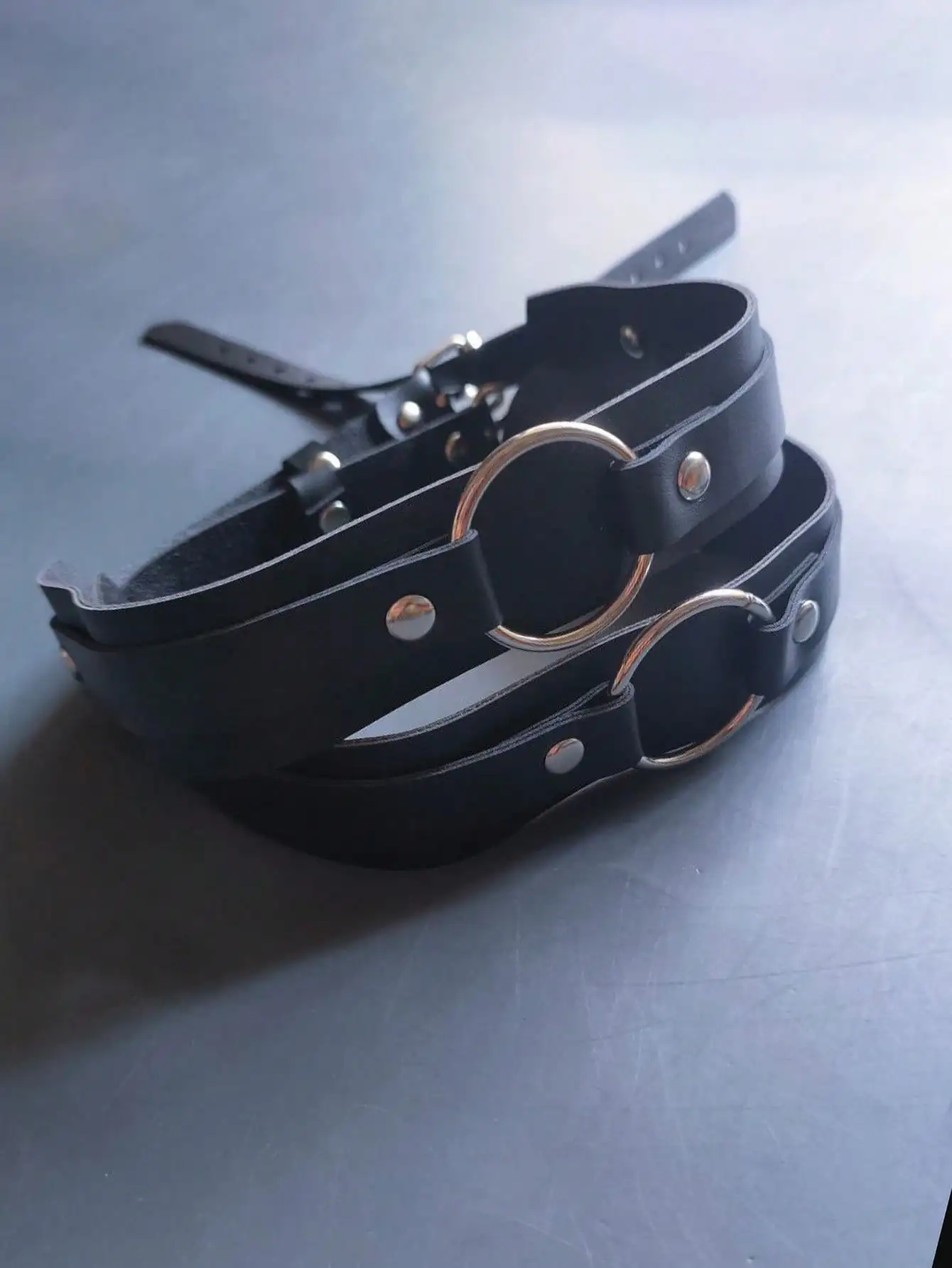 Men's Retro Style Adjustable Strap PU Leather Fashion Stage Performance Strap with Armband Set Personalized Dressing