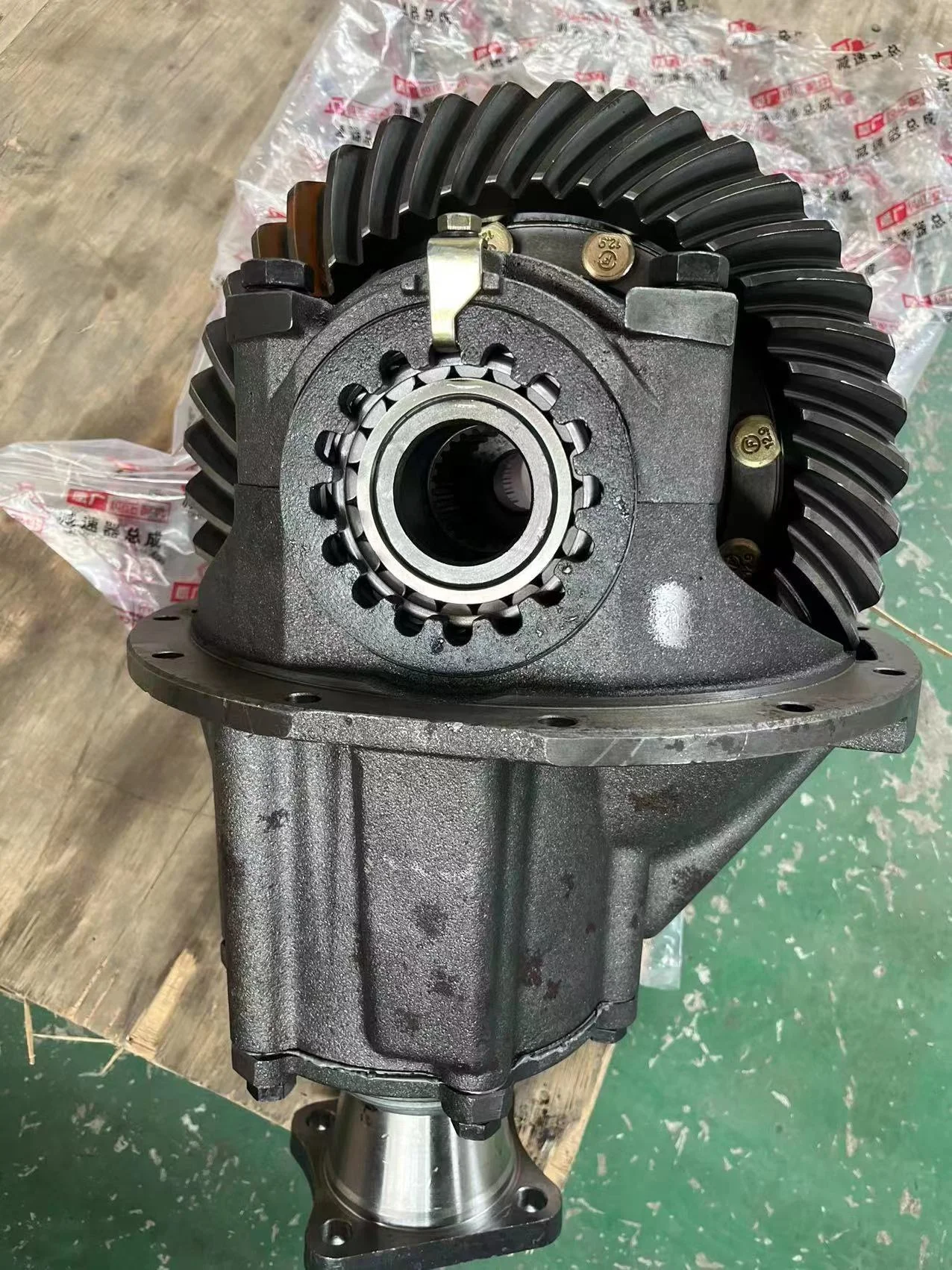 High Quality Factory Price Complete Differential Assembly HF6782 7X40 27Teeth for JAC Truck