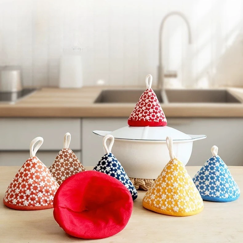 Thick Insulation Cute Fabric Pot Cover Pot Clip Kitchen Simple Small Floral Embroidery Anti Scalding Triangular Pot Handle Cap
