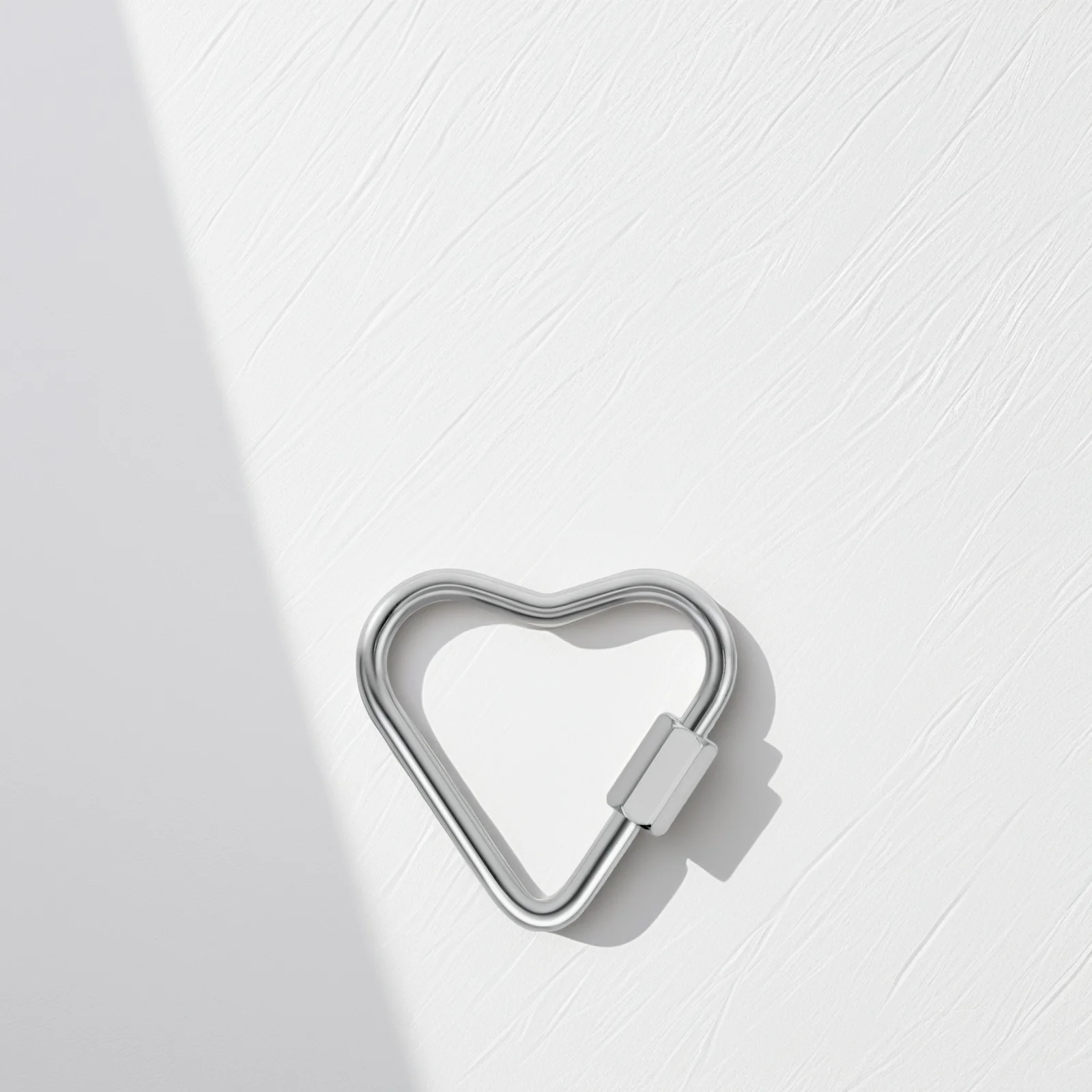 

8pcs Heart Shaped Carabiner Stainless Steel Locking Clips Screw Jewelry Accessories Keychain Bag Charm Craft Supplies